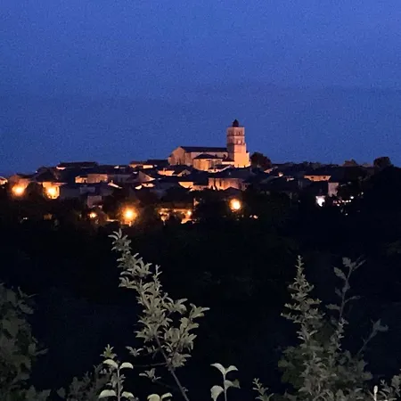 Δωμάτια σε οικογενειακή κατοικία De Treilles